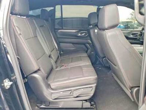 Used 2023 Chevrolet Suburban RST w/ Luxury Package AWD/4WD image 6