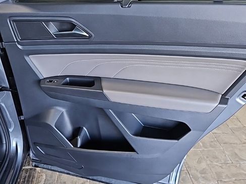 Used 2023 Volkswagen Atlas SE image 15