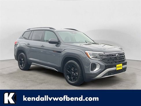 New 2026 Volkswagen Atlas Peak Edition image 1