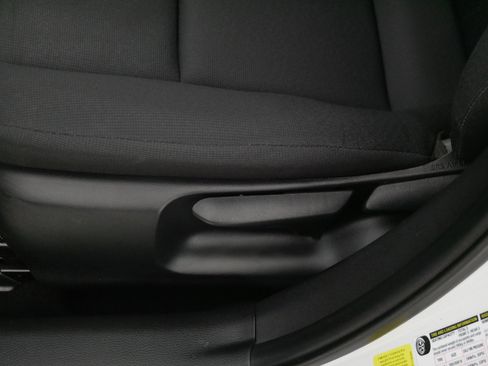 Used 2024 Toyota Corolla LE image 20