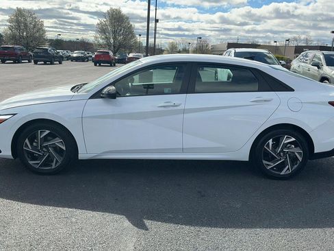 Certified 2025 Hyundai Elantra Sport image 11
