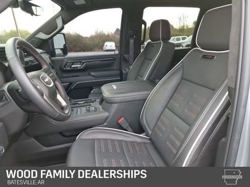 Used 2025 GMC Sierra 2500 AT4X image 18