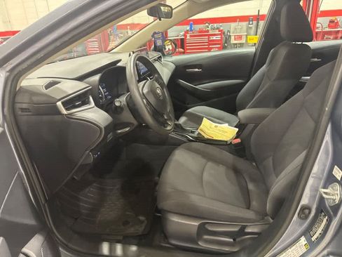 Used 2021 Toyota Corolla LE FWD image 17