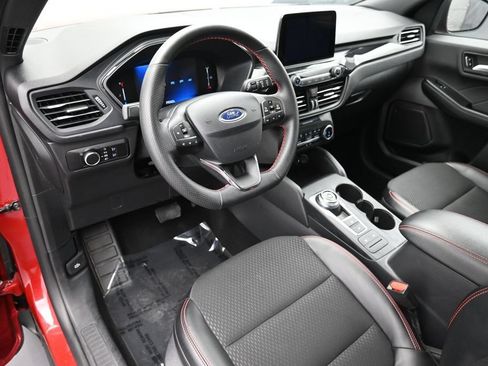 Used 2025 Ford Escape ST-Line AWD/4WD image 12
