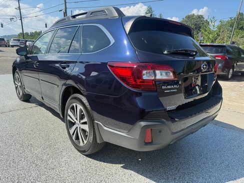 Used 2018 Subaru Outback 2.5i Limited AWD/4WD image 9