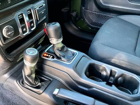 Used 2021 Jeep Wrangler Sport S image 15