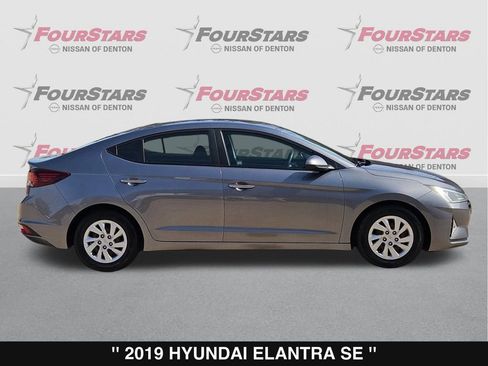 Used 2019 Hyundai Elantra SE w/ Cargo Package image 3