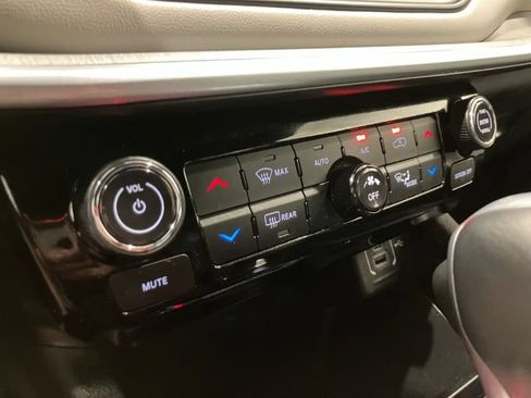 Used 2025 Jeep Compass Limited AWD/4WD image 40