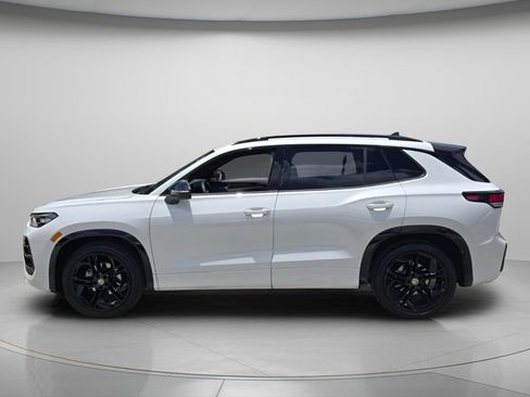 Certified 2025 Volkswagen Tiguan SE R-Line FWD image 3