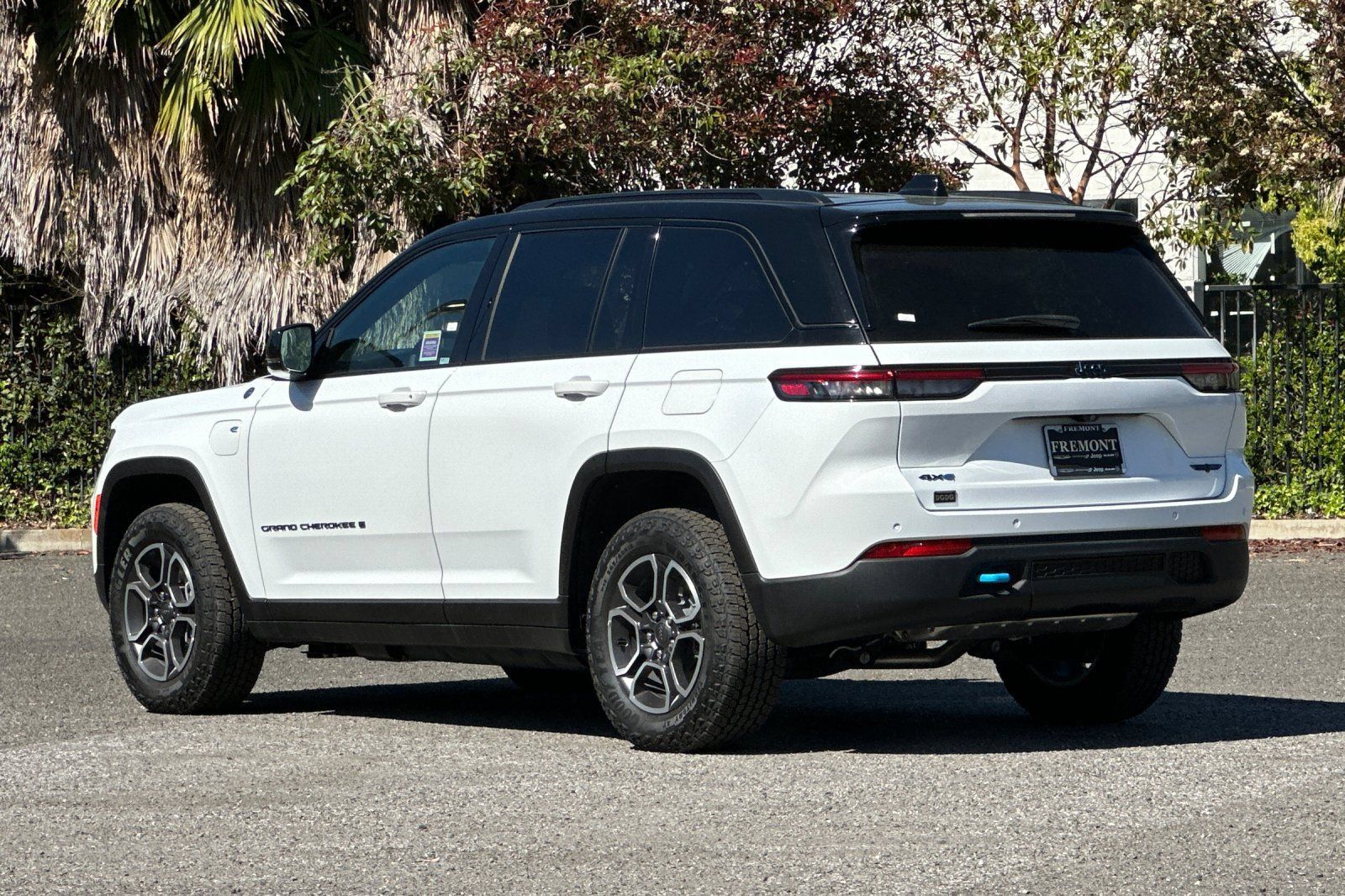 New 2023 Jeep Grand Cherokee Trailhawk AWD/4WD image 5