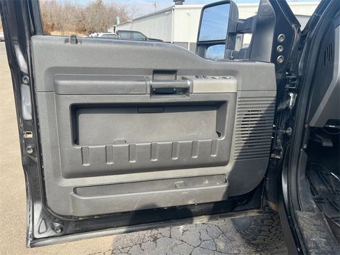 Used 2014 Ford F350 Lariat w/ Chrome Package image 11