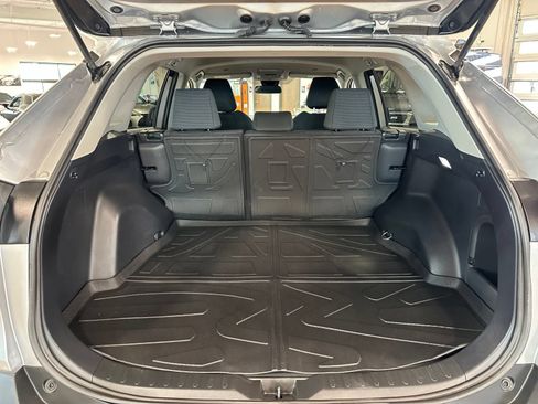 Used 2025 Toyota RAV4 LE AWD/4WD image 38