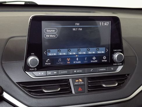 Used 2022 Nissan Altima 2.5 SV FWD image 16