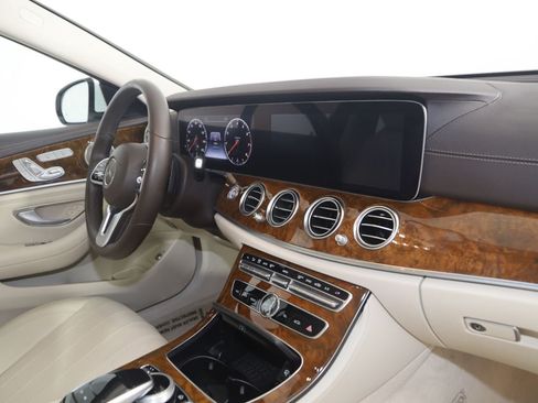 Used 2020 Mercedes-Benz E 450 4MATIC Wagon w/ Premium Package image 48