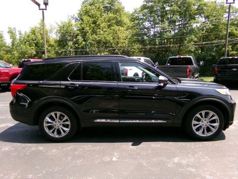 Used 2023 Ford Explorer XLT w/ Equipment Group 202A AWD/4WD image 10