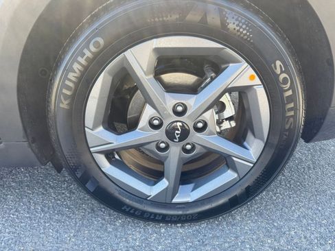 Used 2025 Kia K4 LXS image 29