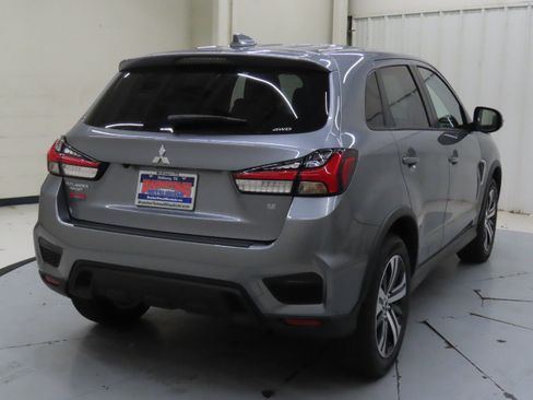 New 2025 Mitsubishi Outlander Sport SE image 3