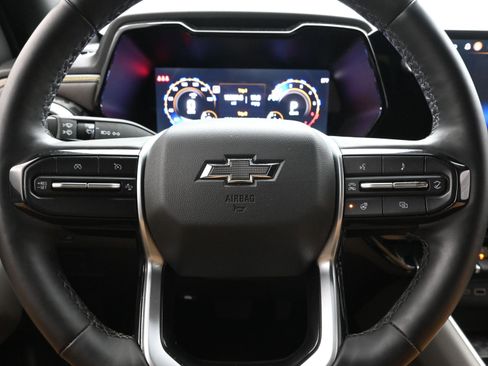 Used 2024 Chevrolet Colorado ZR2 w/ ZR2 Convenience Package III image 13