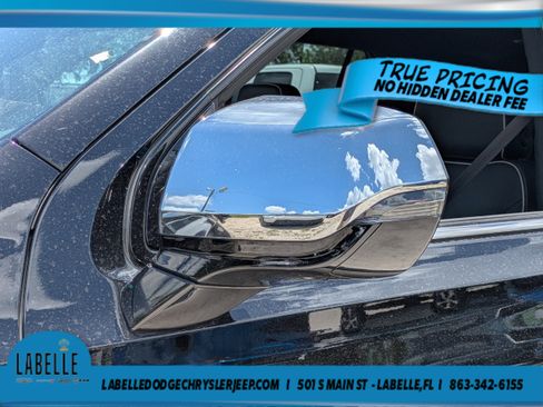 Used 2023 Chevrolet Tahoe Premier RWD image 11