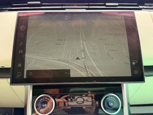 Used 2022 Land Rover Range Rover Long Wheelbase SE image 24