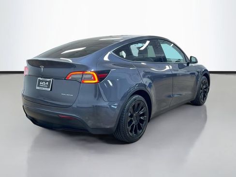 Used 2021 Tesla Model Y Long Range AWD/4WD image 7