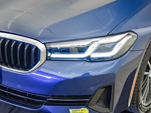 Certified 2022 BMW 530e w/ Premium Package image 9