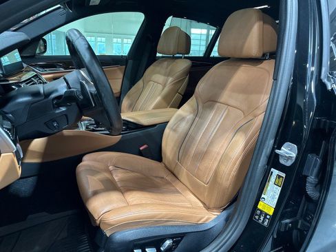 Used 2018 BMW M550i xDrive AWD/4WD image 5