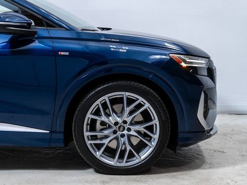 Used 2025 Audi Q4 e-tron Prestige w/ Sport Package image 12