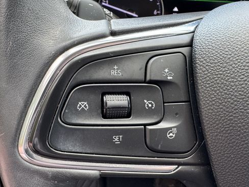 Used 2022 Buick Envision Essence w/ Technology Package I FWD image 17
