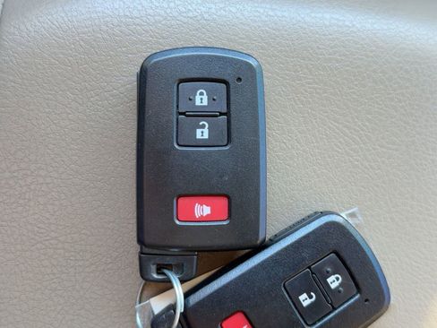 Used 2021 Toyota 4Runner Limited image 26