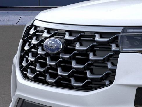New 2026 Ford Explorer Platinum w/ LUX Leather Package image 17