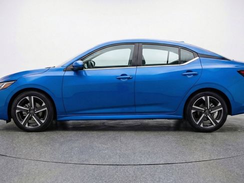Used 2025 Nissan Sentra SV FWD image 5