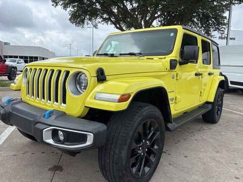 Used 2023 Jeep Wrangler Unlimited Sahara w/ Cold Weather Group AWD/4WD image 3
