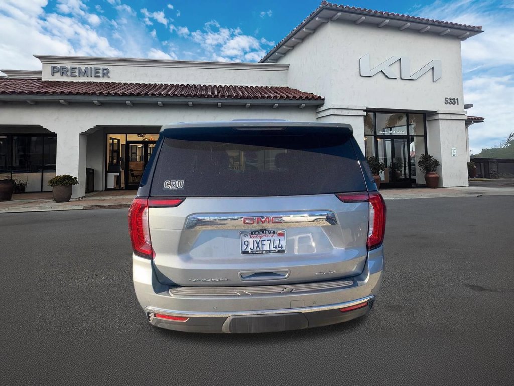 Used 2023 GMC Yukon SLT AWD/4WD image 7