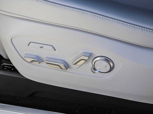 New 2026 Hyundai Ioniq 9 Calligraphy image 25