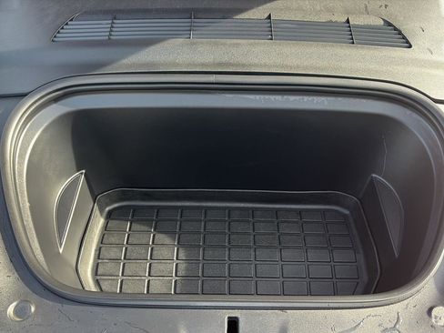 Used 2024 Tesla Model Y Long Range image 23