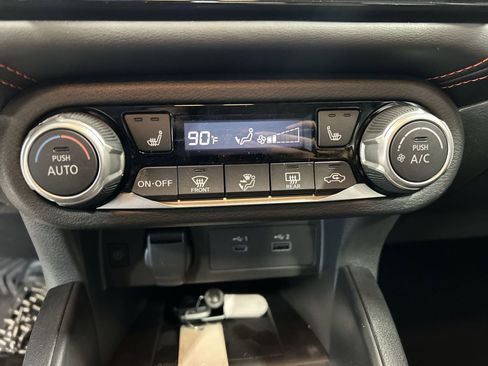 New 2025 Nissan Versa SR w/ Trunk Package image 16