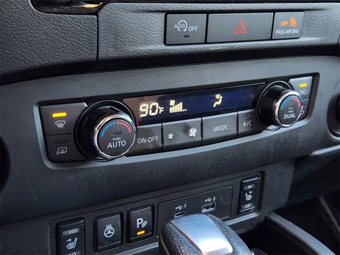 Used 2024 Nissan Frontier SV w/ SV Convenience Package image 13