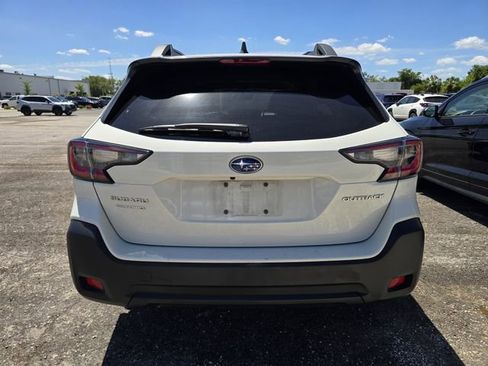 Used 2024 Subaru Outback Premium image 10