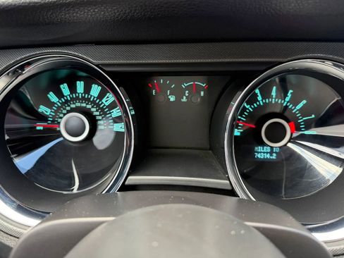 Used 2013 Ford Mustang Coupe RWD image 17