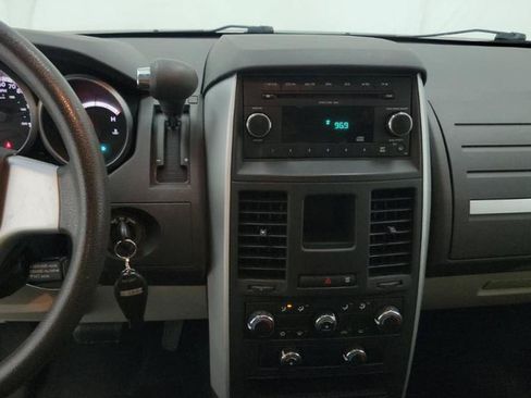 Used 2009 Dodge Grand Caravan SE w/ Climate Group FWD image 11