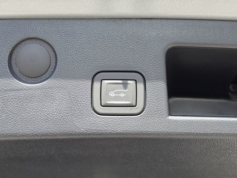 Used 2026 Chevrolet Equinox LT w/ Convenience Package II FWD image 16