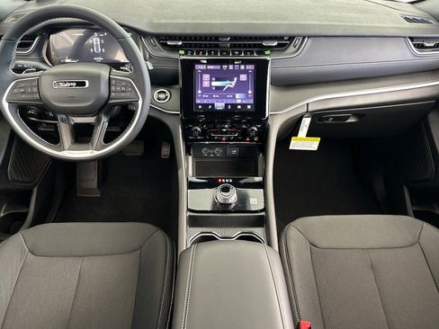 New 2025 Jeep Grand Cherokee Laredo w/ Luxury Tech Group I RWD image 14