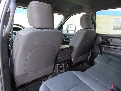 Used 2024 RAM 3500 Tradesman w/ Chrome Appearance Group image 29