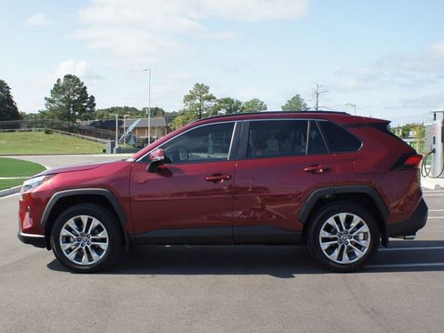 Used 2025 Toyota RAV4 XLE Premium image 12