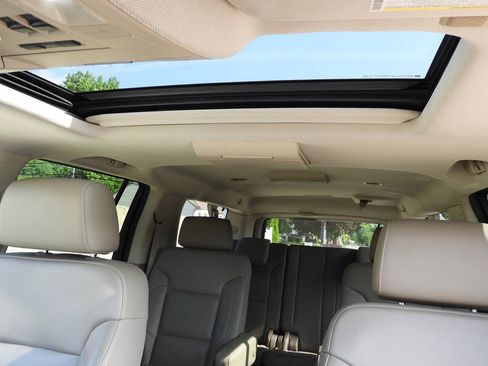 Used 2015 Chevrolet Suburban LT AWD/4WD image 57