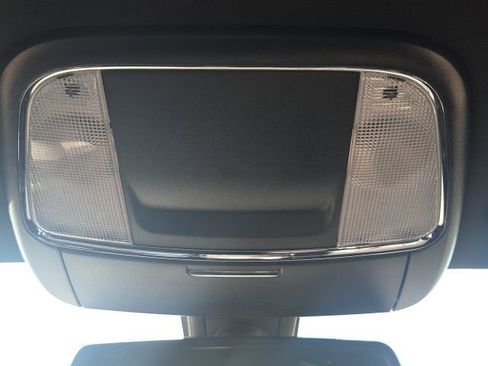 Used 2023 Dodge Charger SXT w/ Blacktop Package image 25