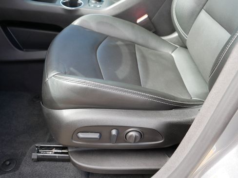 Used 2024 GMC Terrain SLT w/ Infotainment Package II image 20