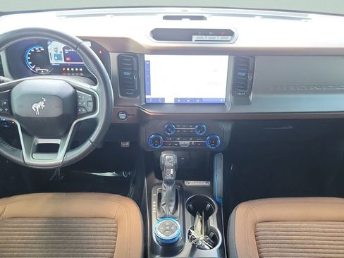 Used 2022 Ford Bronco Outer Banks AWD/4WD image 11