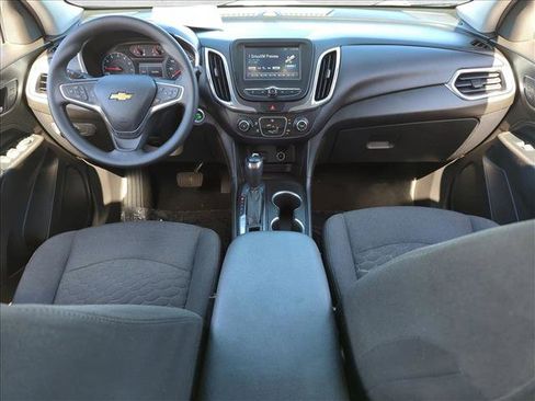 Used 2018 Chevrolet Equinox LT image 17